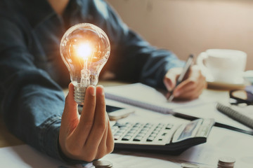 乒乓球正手平击发球的要点是什么？